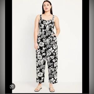 Old Navy Black and White Adjustable Strap Floral Print Jumpsuit LINEN